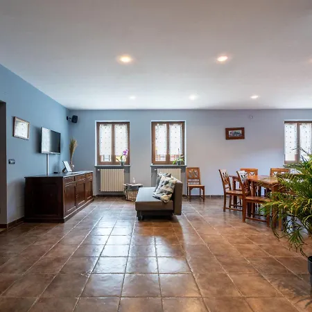 בית נופש La Grotta Di Cech By Interhome